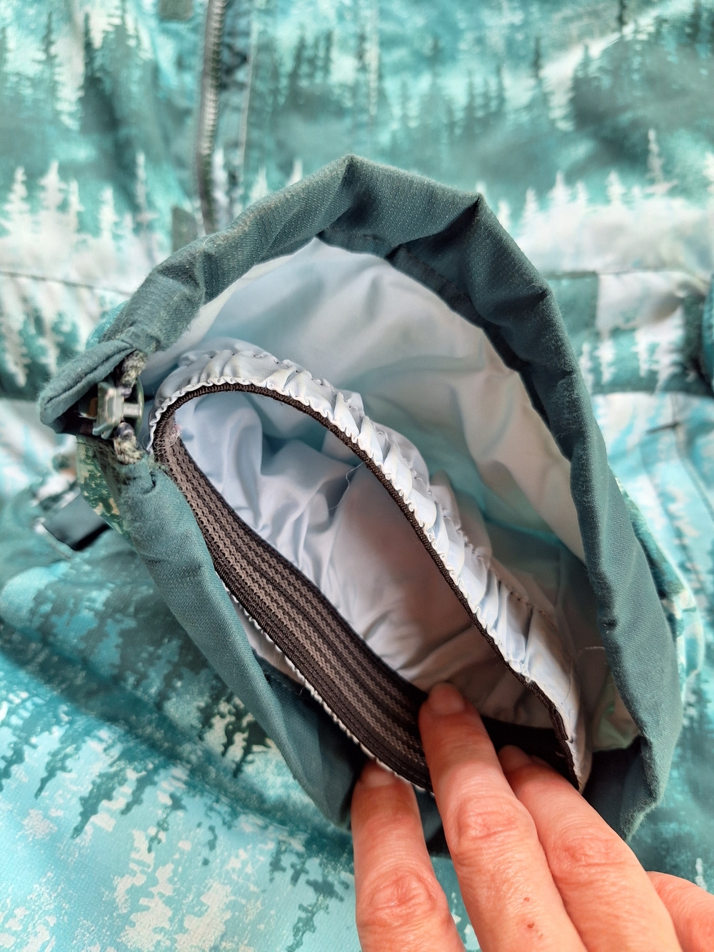 L.L. Bean Cold Buster Snowsuit, Size 5-6 - Picture 3 of 5